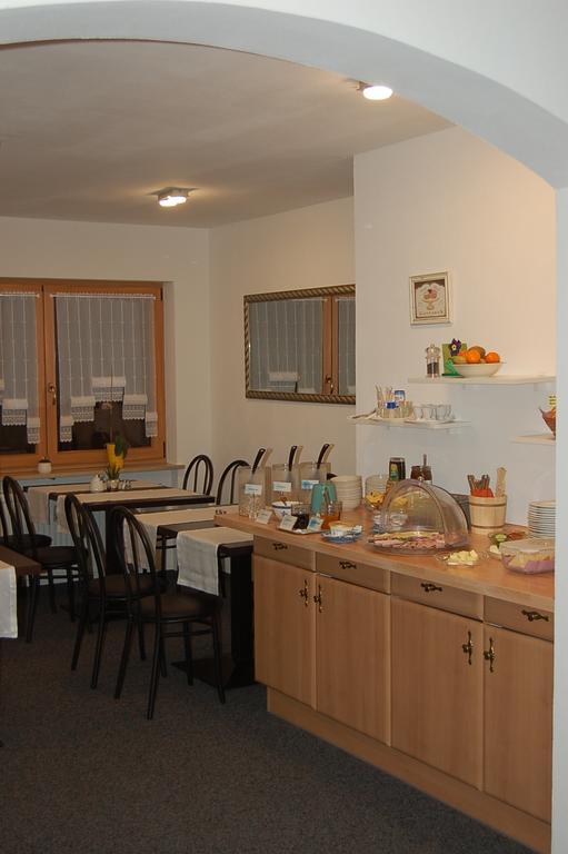 Hôtel Brucker Gastehaus à Fuerstenfeldbruck Extérieur photo