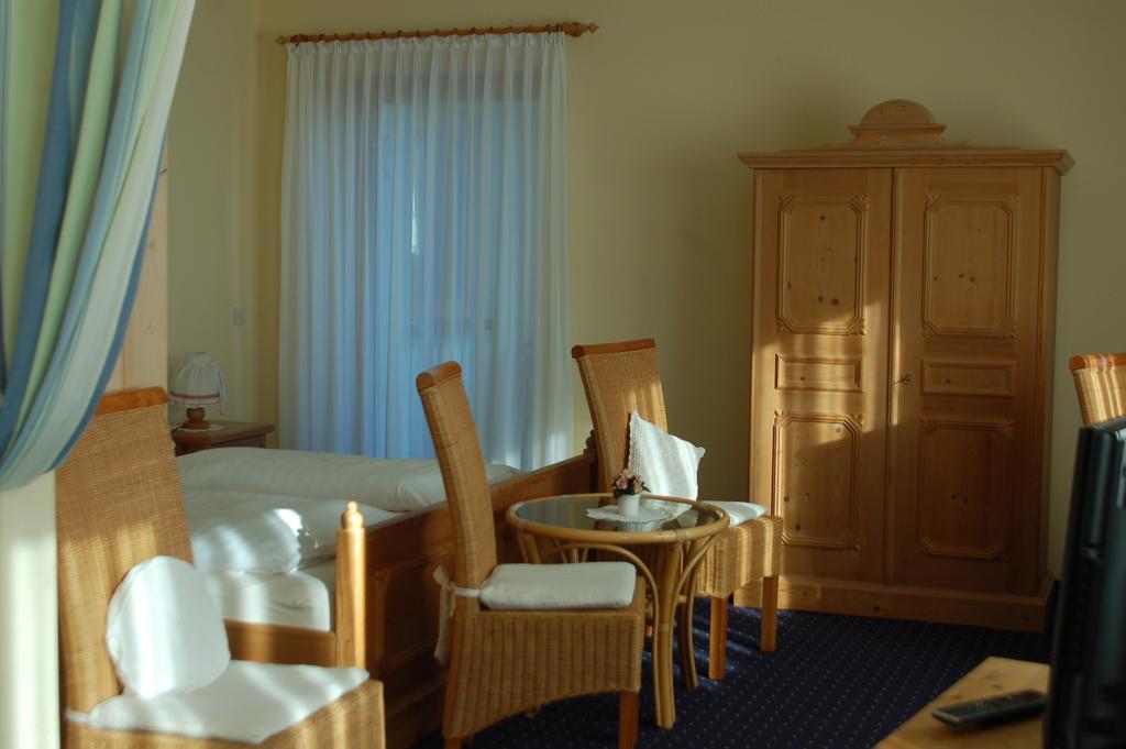 Hôtel Brucker Gastehaus à Fuerstenfeldbruck Chambre photo